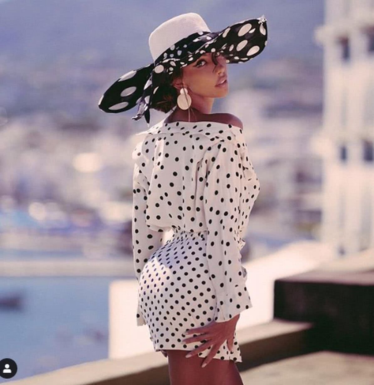 Fotbalul și răvășitoarea Mădălina Ghenea! Dedicația de 150.000 de vizualizări pentru Giorgio Chiellini a luat cu asalt internetul