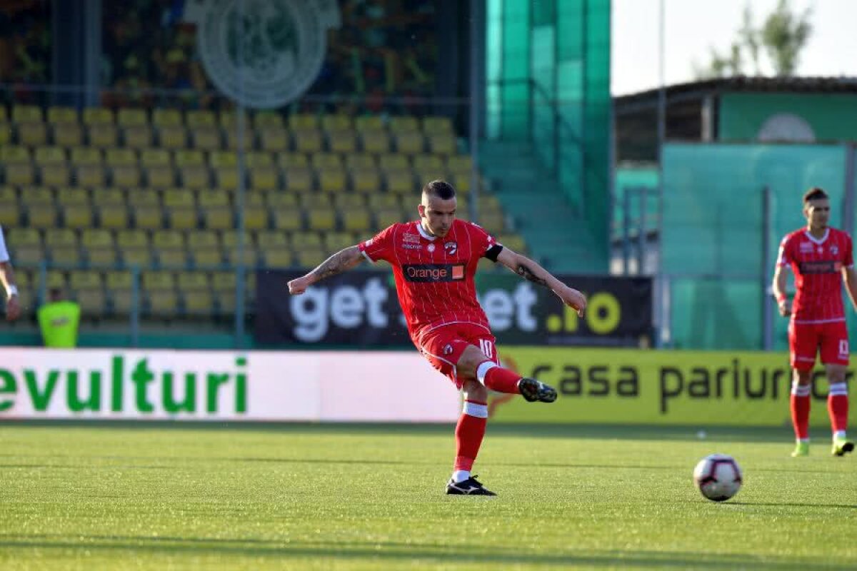 CHIAJNA - DINAMO 0-2 // FOTO + VIDEO Dinamo câștigă fără probleme la Chiajna și urcă pe primul loc în play-out! Ilfovenii sunt cu un pas în liga secundă