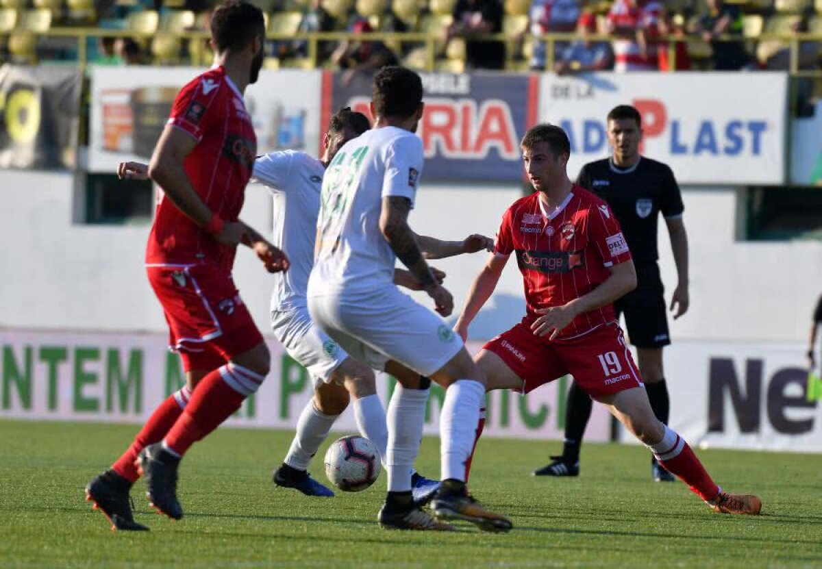 CHIAJNA - DINAMO 0-2 // FOTO + VIDEO Dinamo câștigă fără probleme la Chiajna și urcă pe primul loc în play-out! Ilfovenii sunt cu un pas în liga secundă