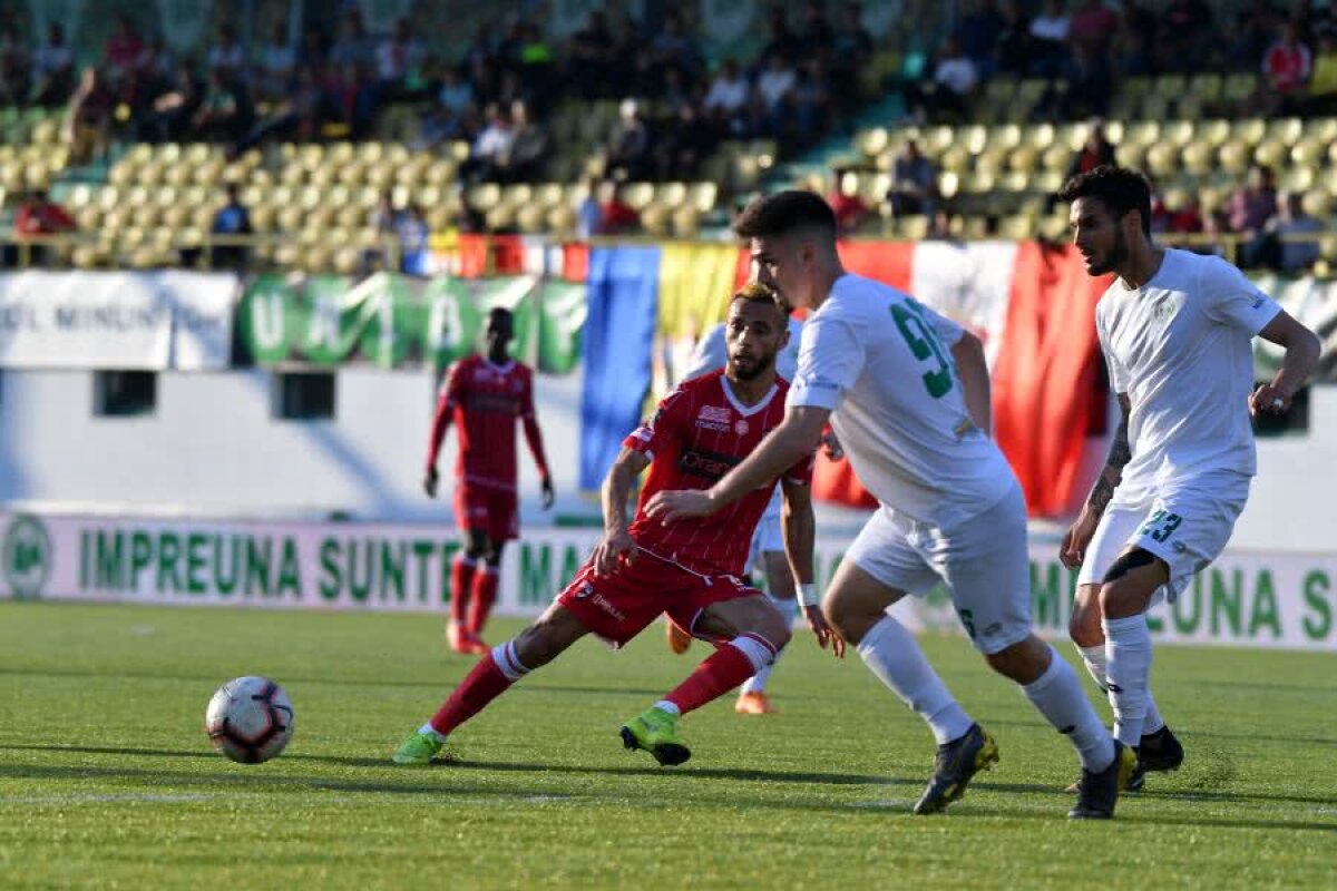 CHIAJNA - DINAMO 0-2 // FOTO + VIDEO Dinamo câștigă fără probleme la Chiajna și urcă pe primul loc în play-out! Ilfovenii sunt cu un pas în liga secundă