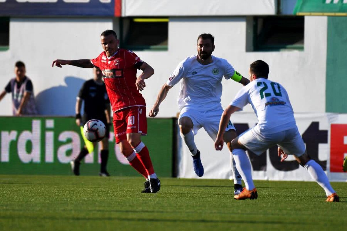 CHIAJNA - DINAMO 0-2 // FOTO + VIDEO Dinamo câștigă fără probleme la Chiajna și urcă pe primul loc în play-out! Ilfovenii sunt cu un pas în liga secundă