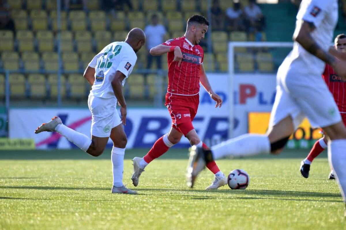 CHIAJNA - DINAMO 0-2 // FOTO + VIDEO Dinamo câștigă fără probleme la Chiajna și urcă pe primul loc în play-out! Ilfovenii sunt cu un pas în liga secundă