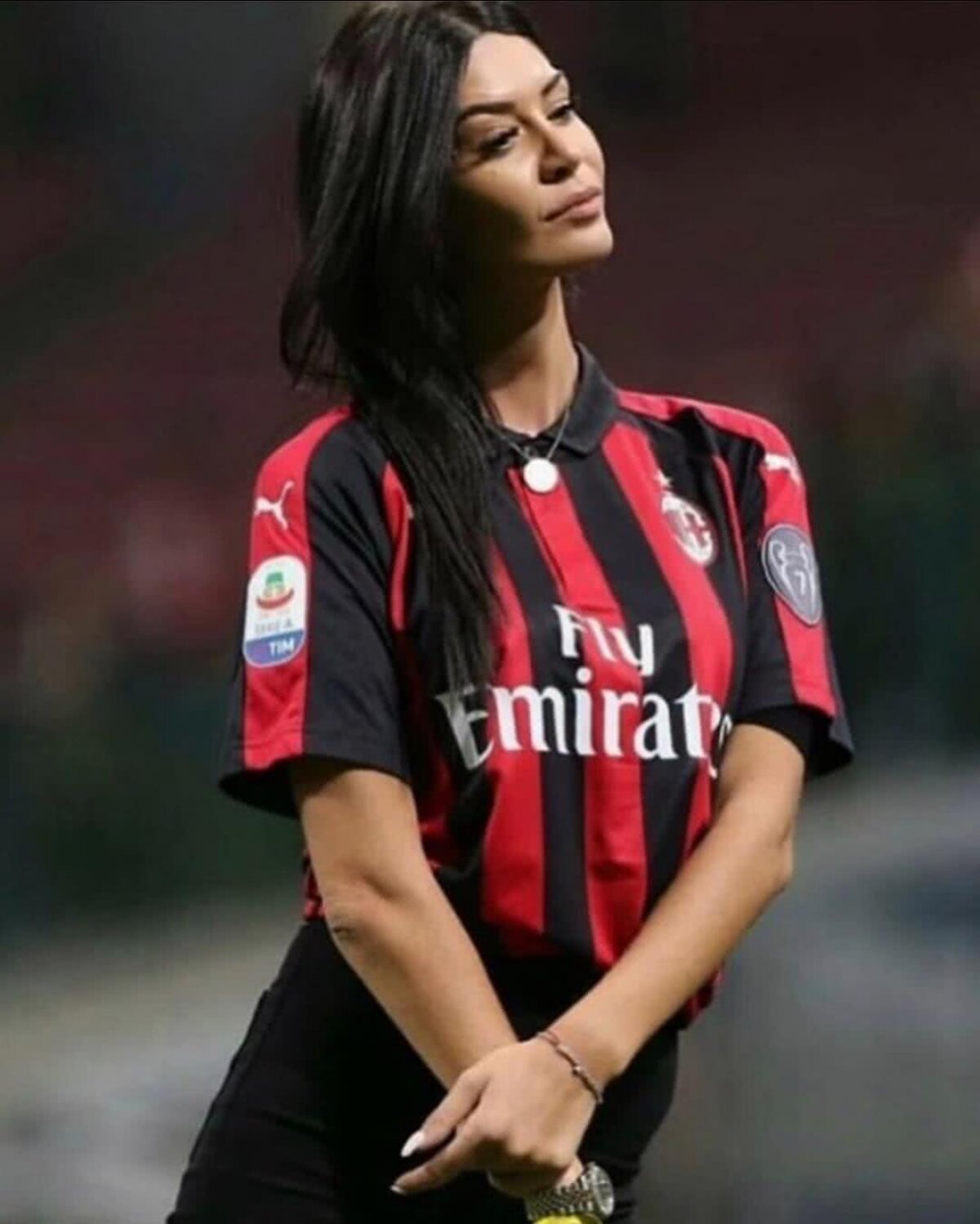 FOTO Românca Andreea Tolomeiu i-a înnebunit pe fanii lui Milan » A pozat în tricoul rossonero și ATÂT!