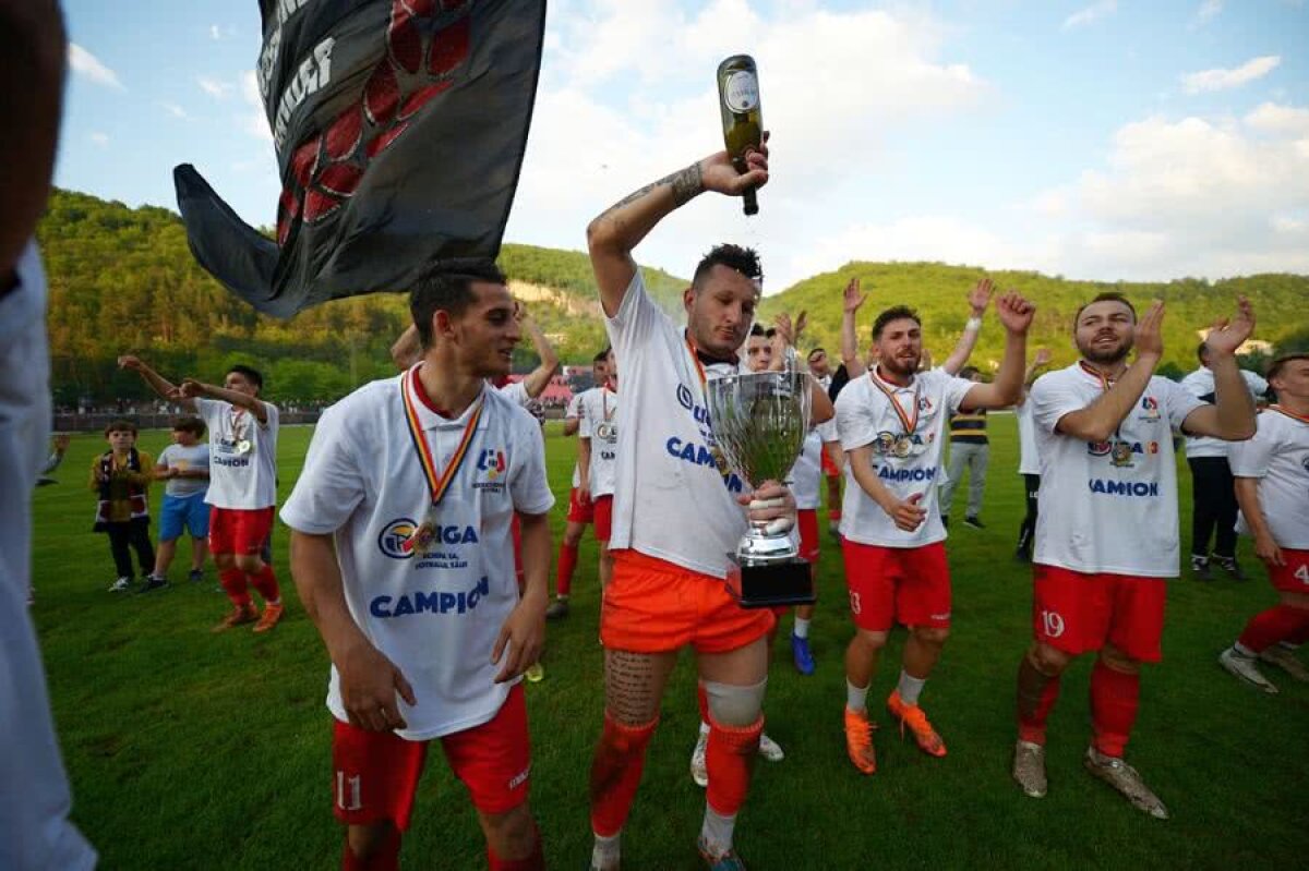 Încă un club de tradiție pe radarul ligii secunde: CSM Școlar Reșița » Imagini de la fiesta jucătorilor + Toate echipele promovate în L2