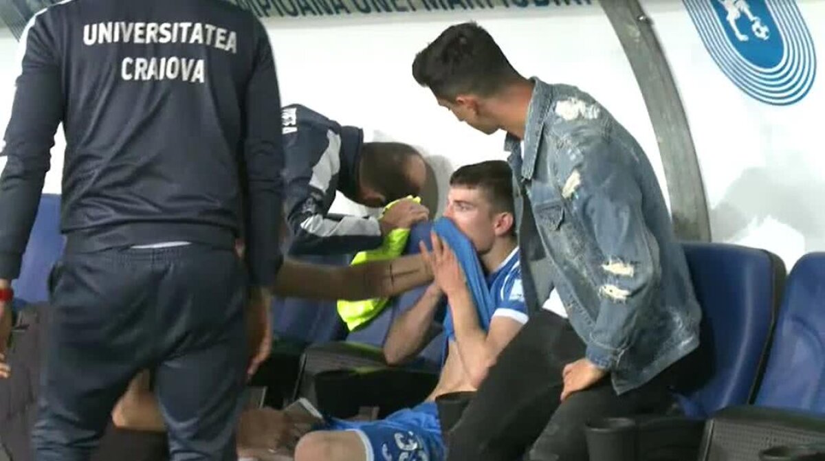 CSU CRAIOVA - VIITORUL 1-2 // FOTO Seară de coșmar pentru Valentin Mihăilă » Tânărul fotbalist al lui CSU Craiova nu s-a putut opri din plâns după autogol