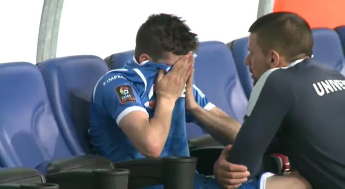 CSU CRAIOVA - VIITORUL 1-2 // FOTO Seară de coșmar pentru Valentin Mihăilă » Tânărul fotbalist al lui CSU Craiova nu s-a putut opri din plâns după autogol