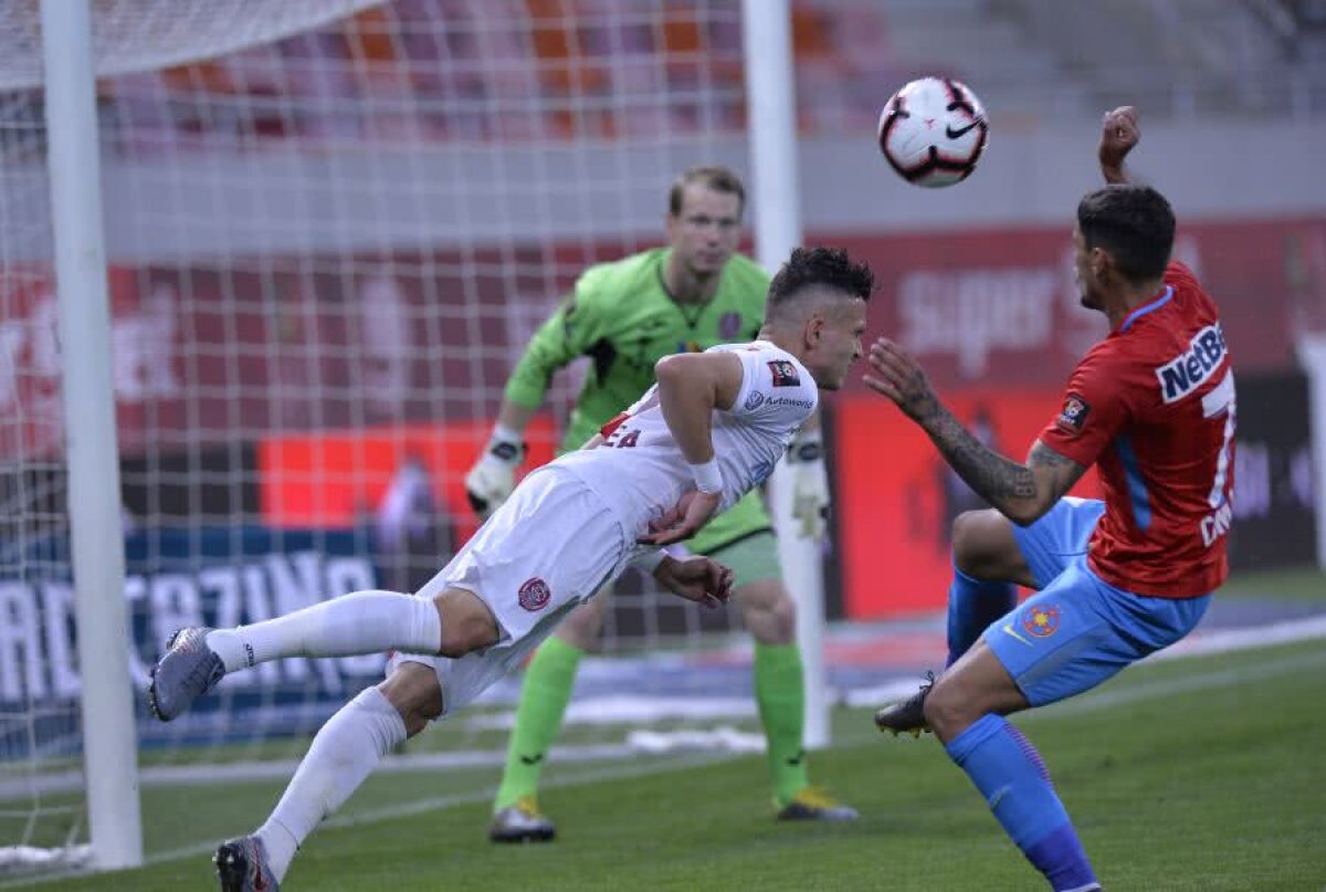 FCSB - CFR CLUJ 1-0 // FOTO + VIDEO Obrigado, Teixeira! Veteranul roș-albastru a tranșat derby-ul fără miză de pe Arena Națională printr-o „foarfecă” de senzație