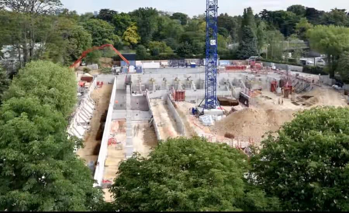 VIDEO ARENA SIMONNE MATHIEU // Bijuteria care o așteaptă pe Simona Halep la Roland Garros » Cum s-a construit de la zero „cea mai frumoasă arenă din lume!”: sculpturi de Auguste Rodin și mii de metri pătrați de verdeață!