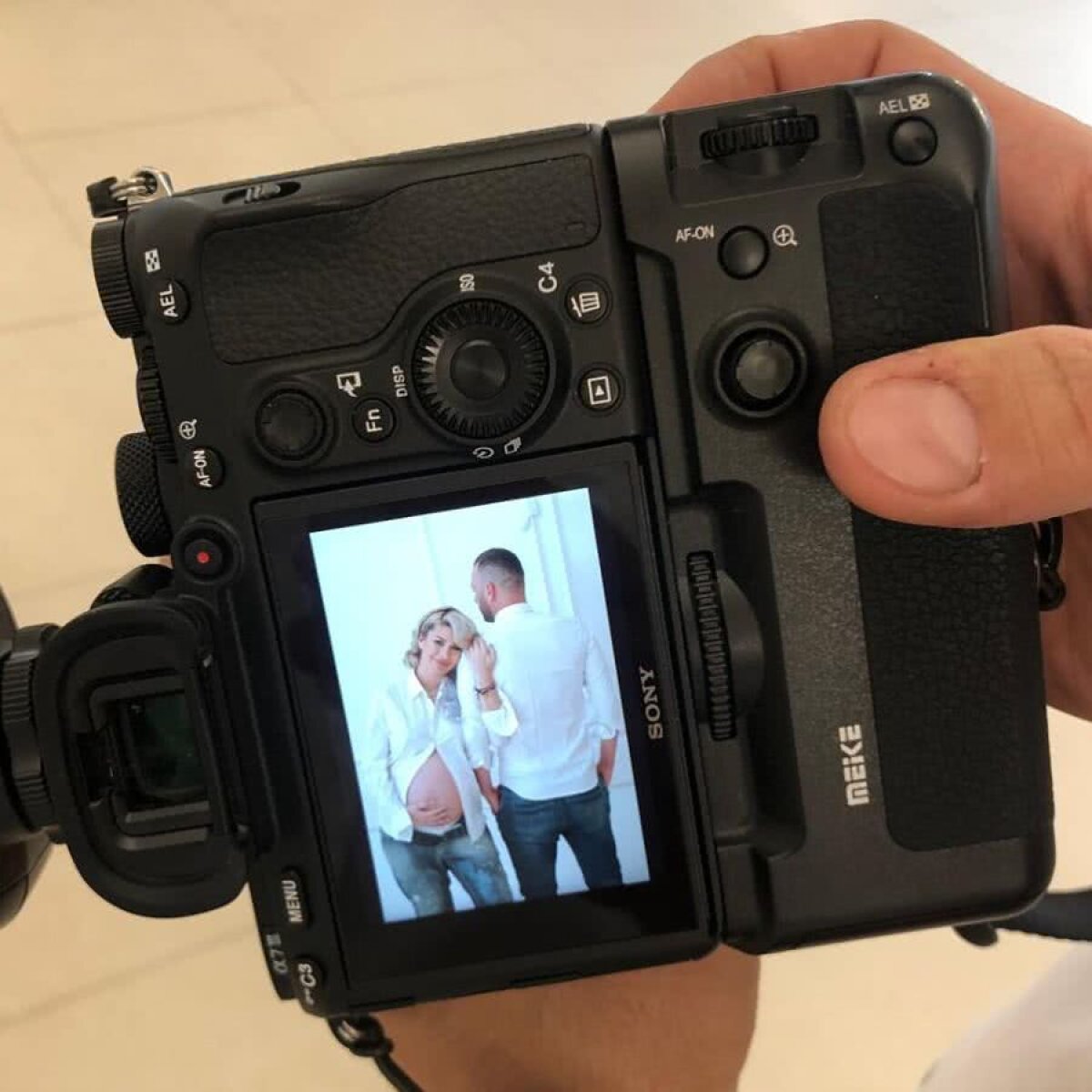 GALERIE FOTO // Un fost atacant al Craiovei va fi tată » Cum arată viitoarea mămică: „Love my boys”