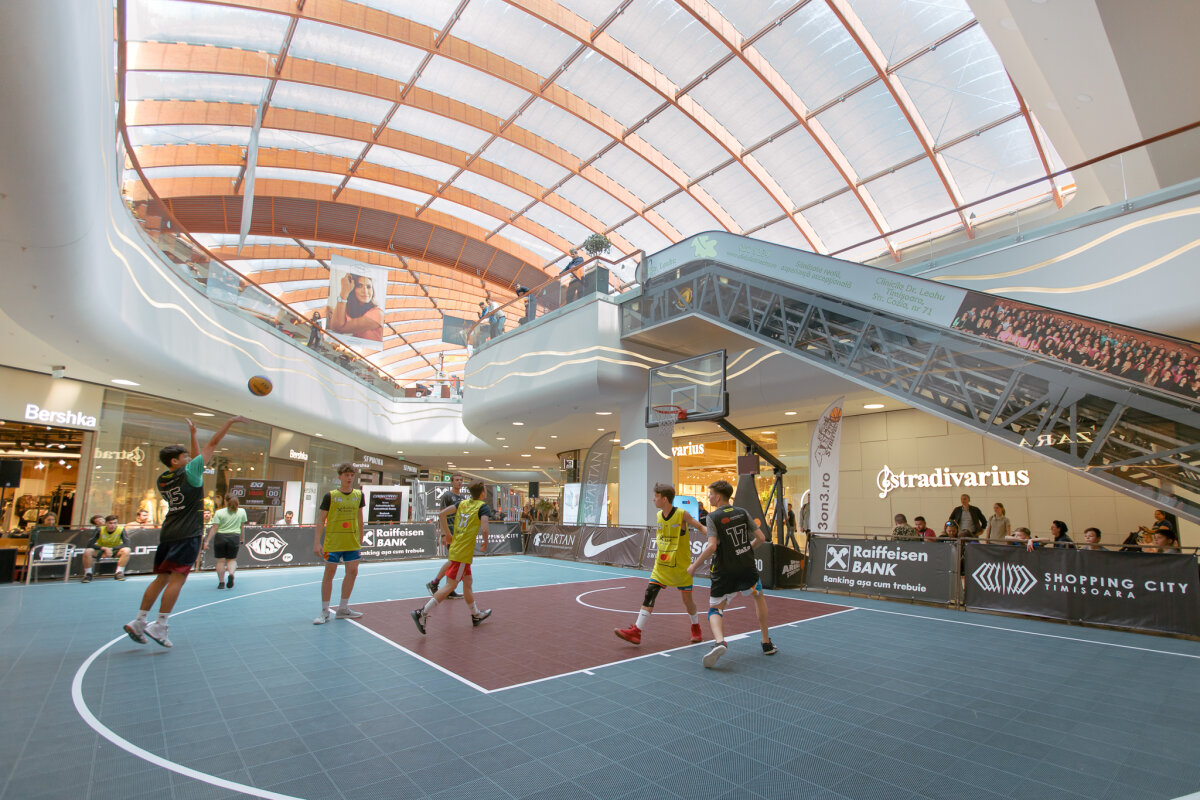 GALERIE FOTO Sub ochii triplei campioane olimpice Simona Amânar, echipele românești au dominat la Timișoara Streetball