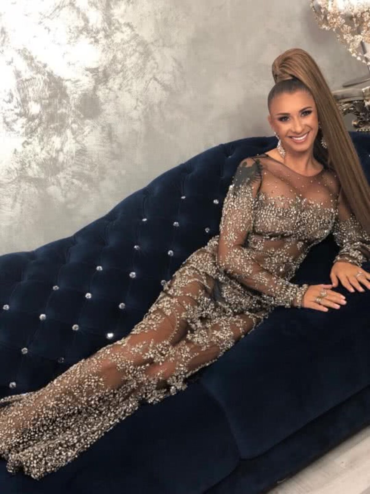 VIDEO+FOTO Anamaria Prodan, apariție SUPERHOT la petrecerea Viva: cu lenjeria intimă la vedere!