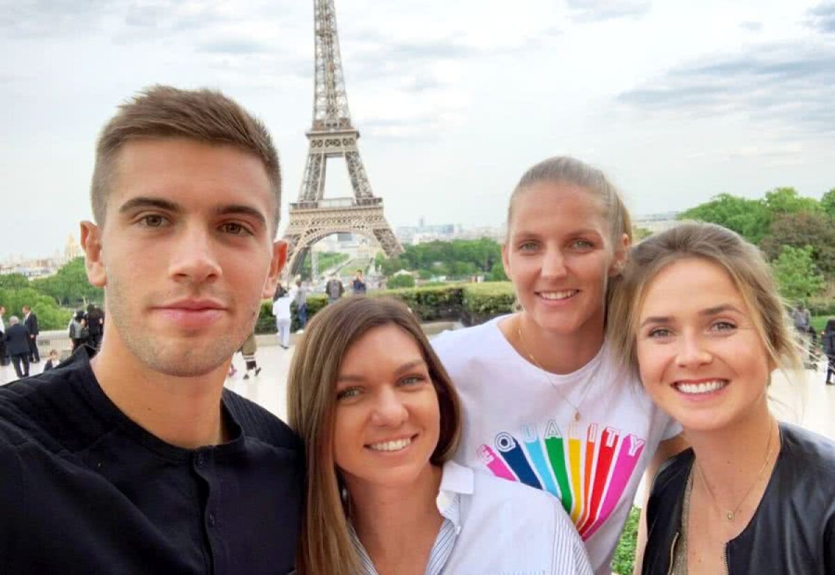 SIMONA HALEP LA ROLAND GARROS // FOTO Halep, poză specială la Turnul Eiffel cu Pliskova, Svitolina și Coric » La ce au făcut reclamă cei patru