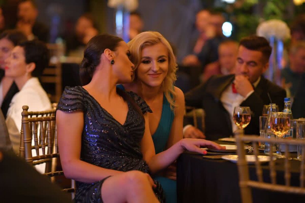 GALERIE FOTO Reflectoarele pe Vâlcea și Dinamo » „Dulăii” și campioanele de la SCM Râmnicu Vâlcea au  „sclipit” la Gala Handbalului Românesc 