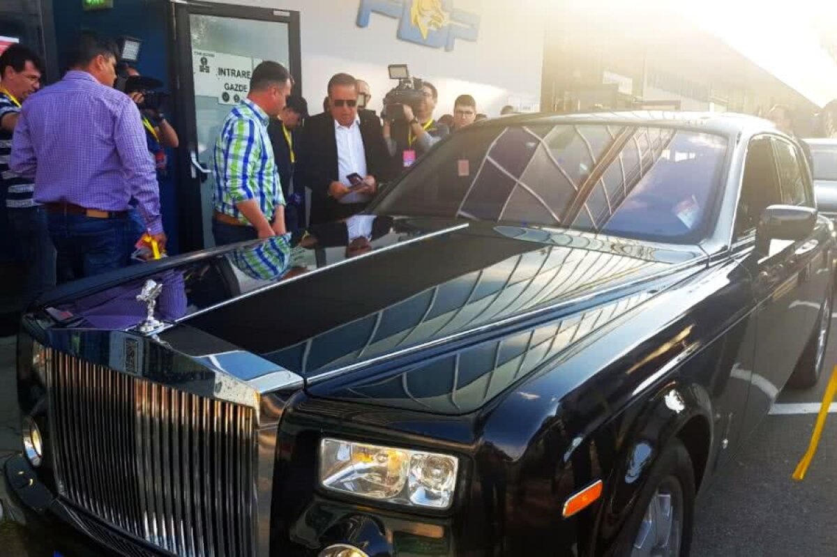 ASTRA - VIITORUL // FOTO + VIDEO EXCLUSIV Ioan Niculae a coborât dintr-un Rolls Royce de lux, deși jucătorii săi vor să depună memorii!