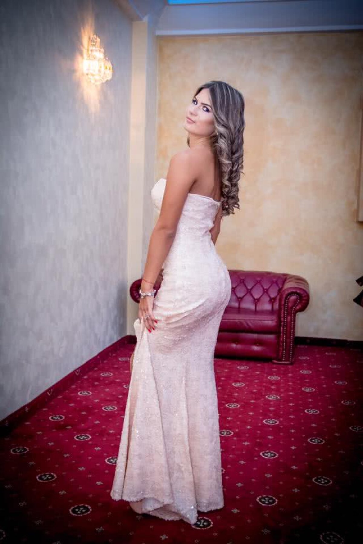 ASTRA - VIITORUL // FOTO Vanessa Mara, iubita lui Denis Drăguș, a lăsat pe toată lumea cu gura căscată » Ce „invitat” special a adus pe stadionul din Ploiești