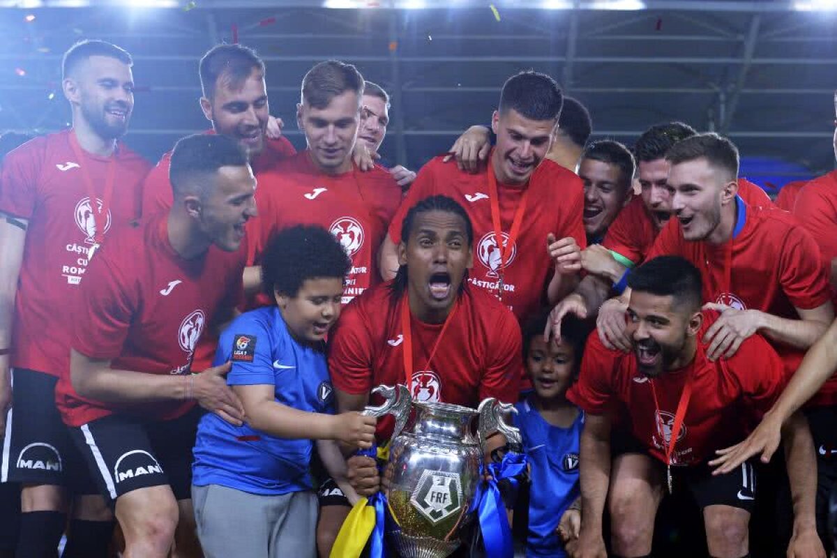 VIITORUL A CÂȘTIGAT CUPA // VIDEO+FOTO Cupa României e la Ovidiu! 11 imagini de senzație surprinse după meci: Ianis Hagi a sărutat trofeul, Eric l-a consolat pe Alibec + baie de confetti