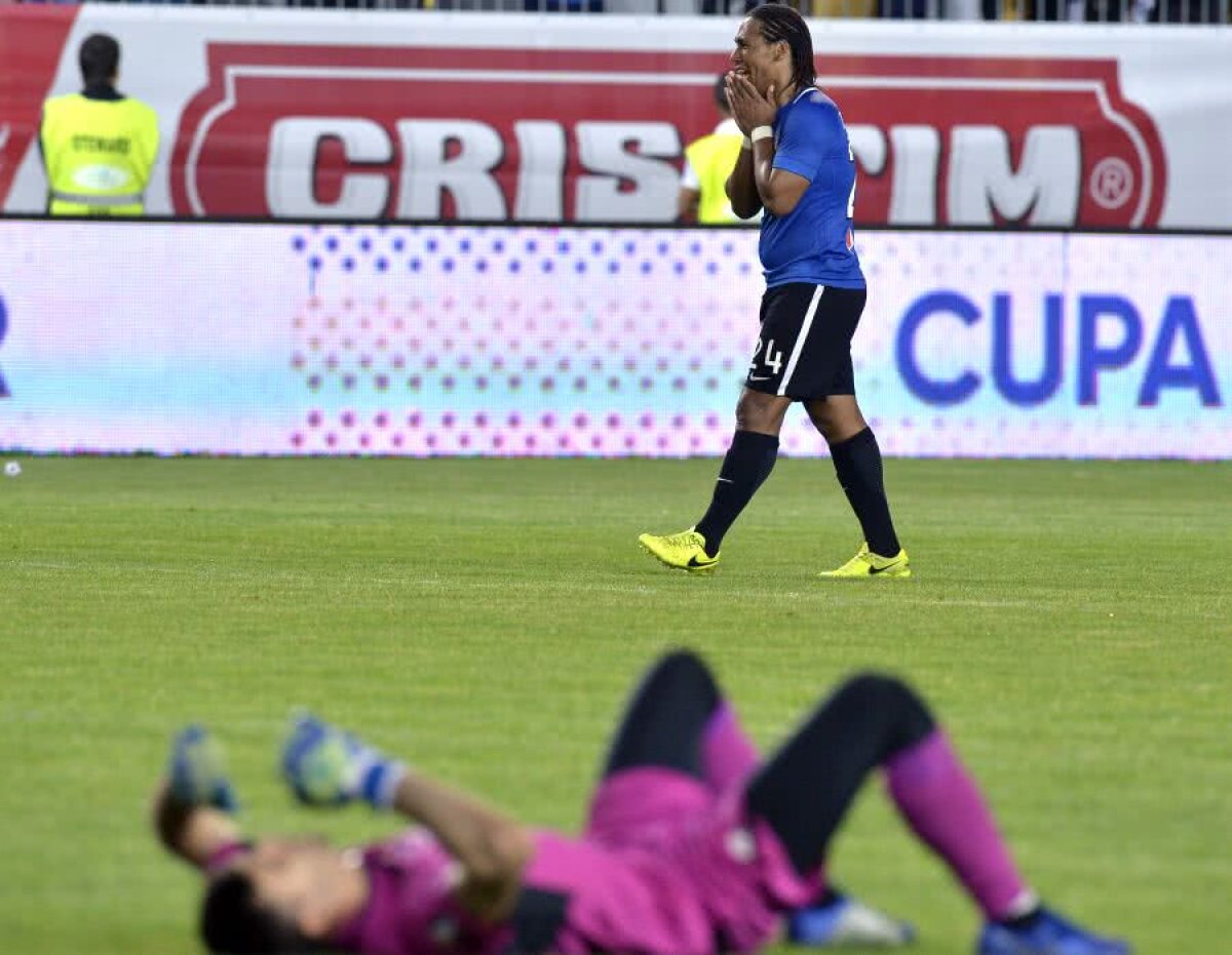 VIITORUL A CÂȘTIGAT CUPA // VIDEO+FOTO Cupa României e la Ovidiu! 11 imagini de senzație surprinse după meci: Ianis Hagi a sărutat trofeul, Eric l-a consolat pe Alibec + baie de confetti