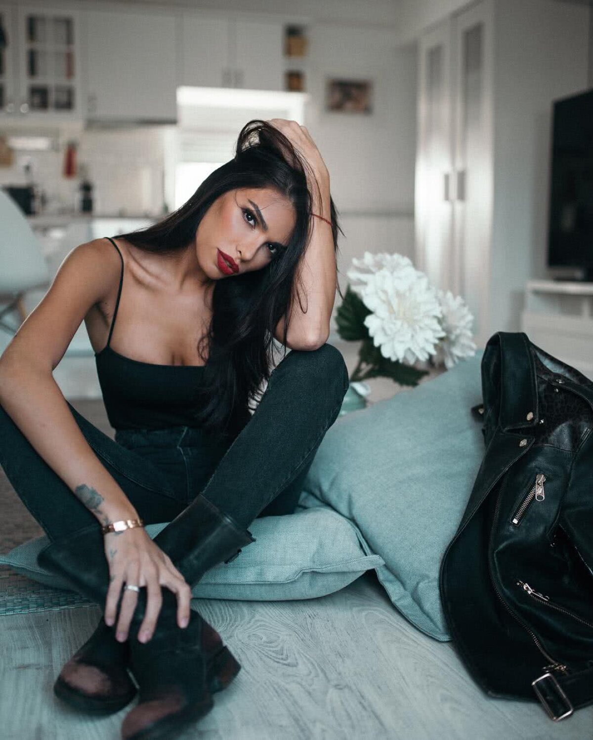 FOTO Soția unui fotbalist postează imagini sexy pe Instagram, dar avertizează: "Nu toţi merită să mă cunoască"