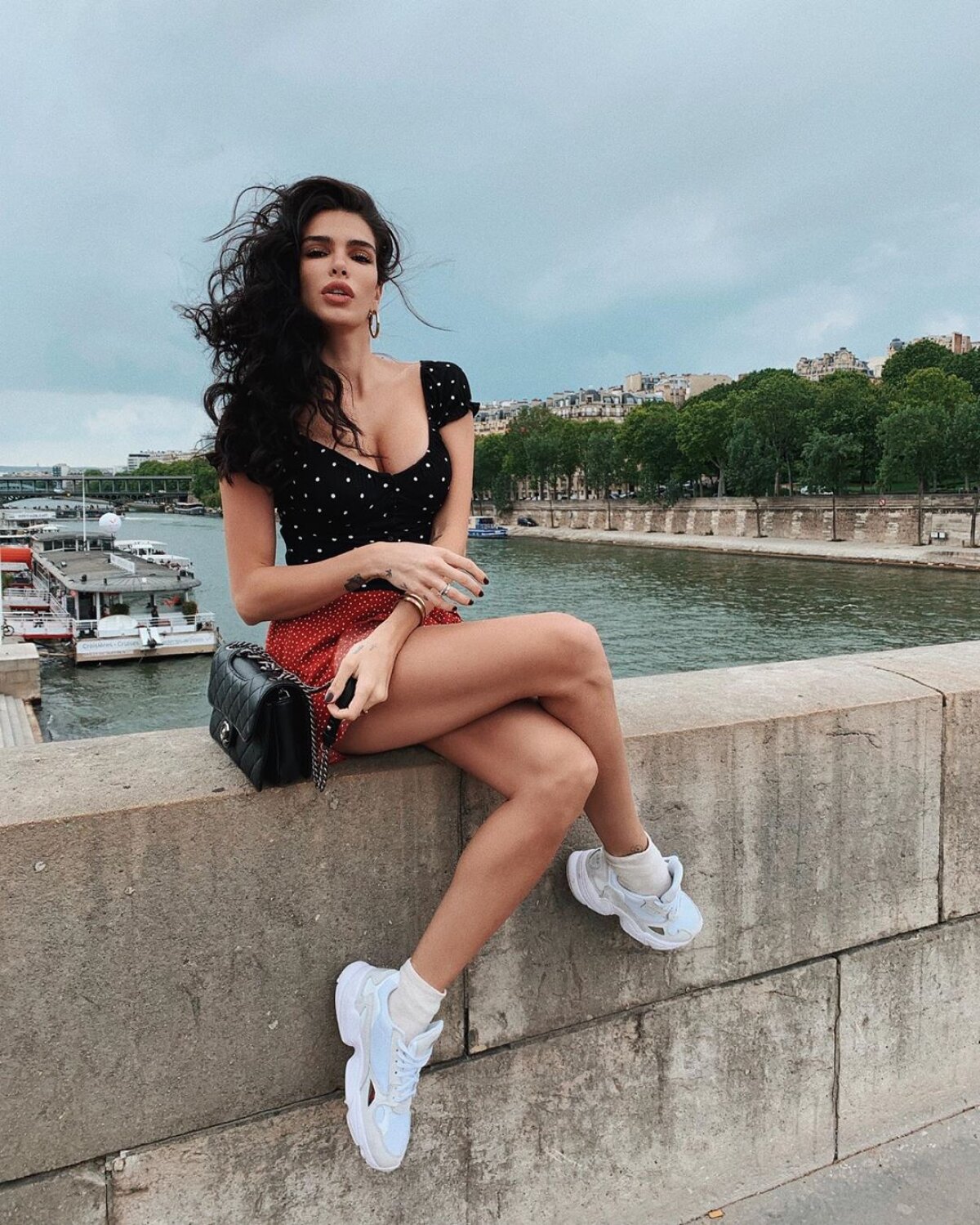 FOTO Soția unui fotbalist postează imagini sexy pe Instagram, dar avertizează: "Nu toţi merită să mă cunoască"