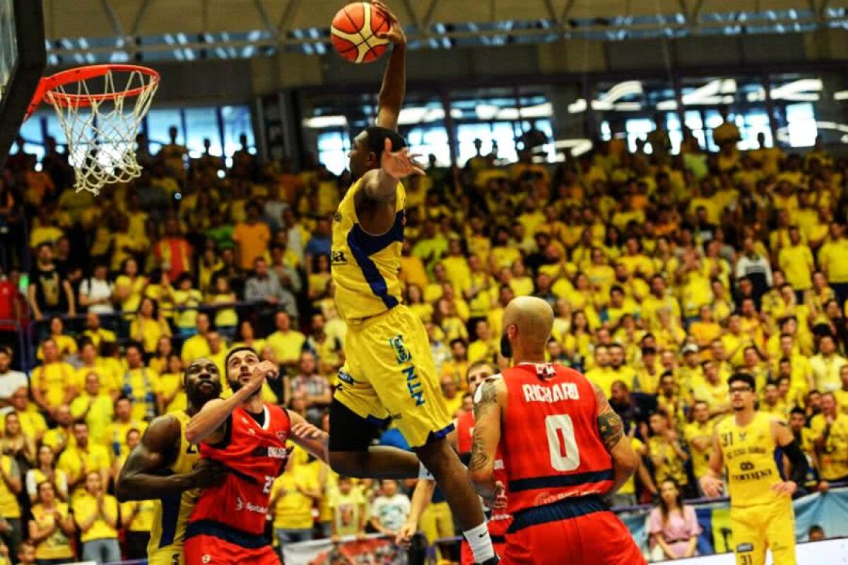 CSU SIBIU - CSU ORADEA 87-89 // VIDEO+FOTO Surpriză în primul meci al finalei campionatului de baschet, în Sala Transilvania: „Atitudinea ne-a distrus”