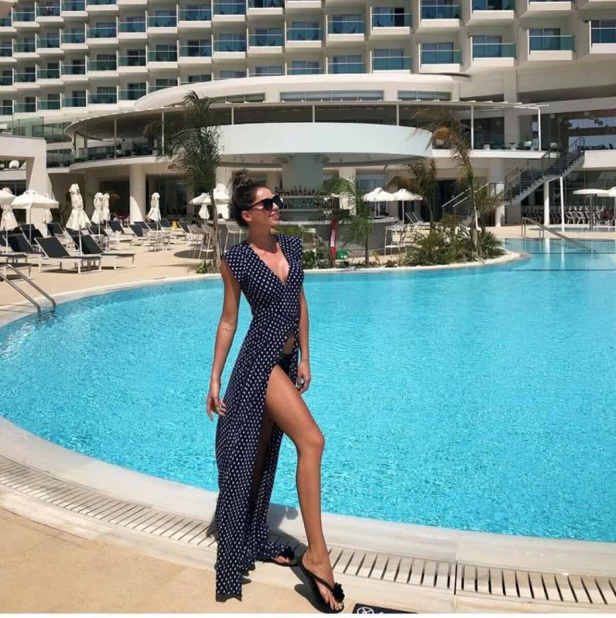 FCSB // GALERIE FOTO Iubitele lui Florin Tănase și Florinel Coman au „incendiat” plaja!