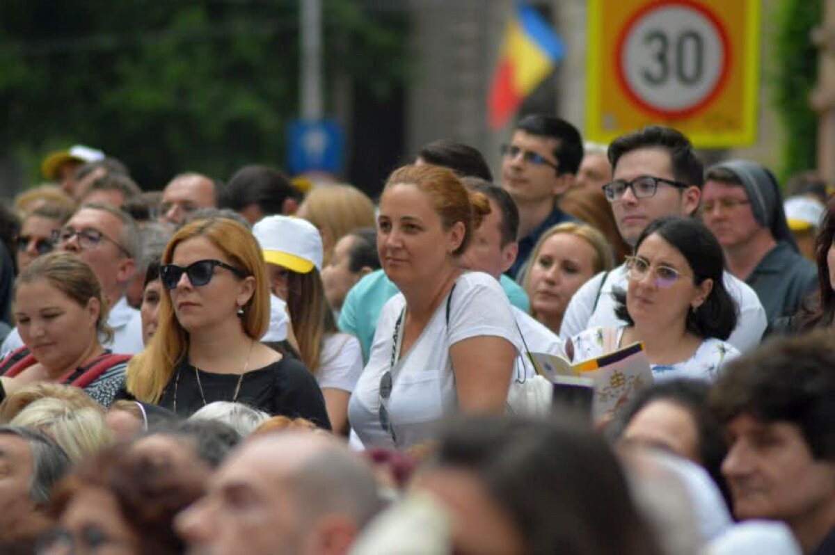 GALERIE FOTO PAPA FRANCISC LA BUCUREȘTI // Suveranul Pontif a petrecut prima zi în mijlocul autorităților și pelerinilor din România: „Să mergem împreună!”