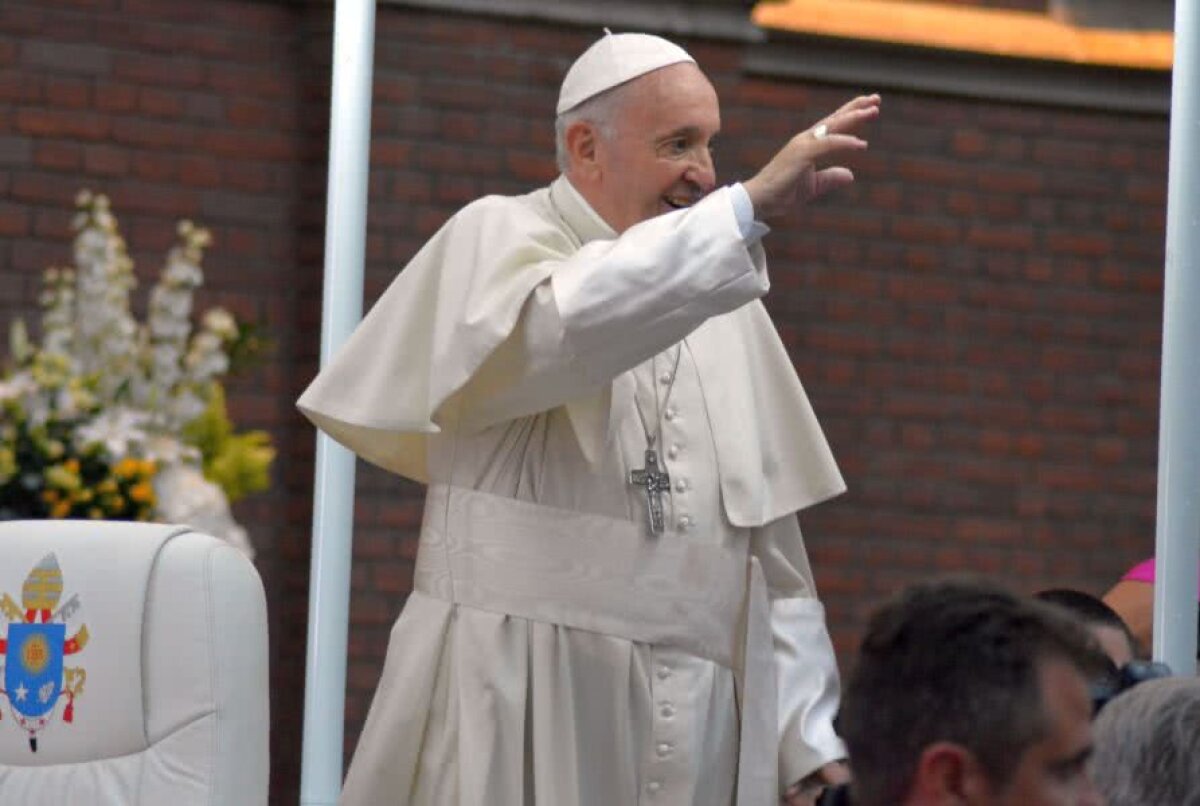 GALERIE FOTO PAPA FRANCISC LA BUCUREȘTI // Suveranul Pontif a petrecut prima zi în mijlocul autorităților și pelerinilor din România: „Să mergem împreună!”