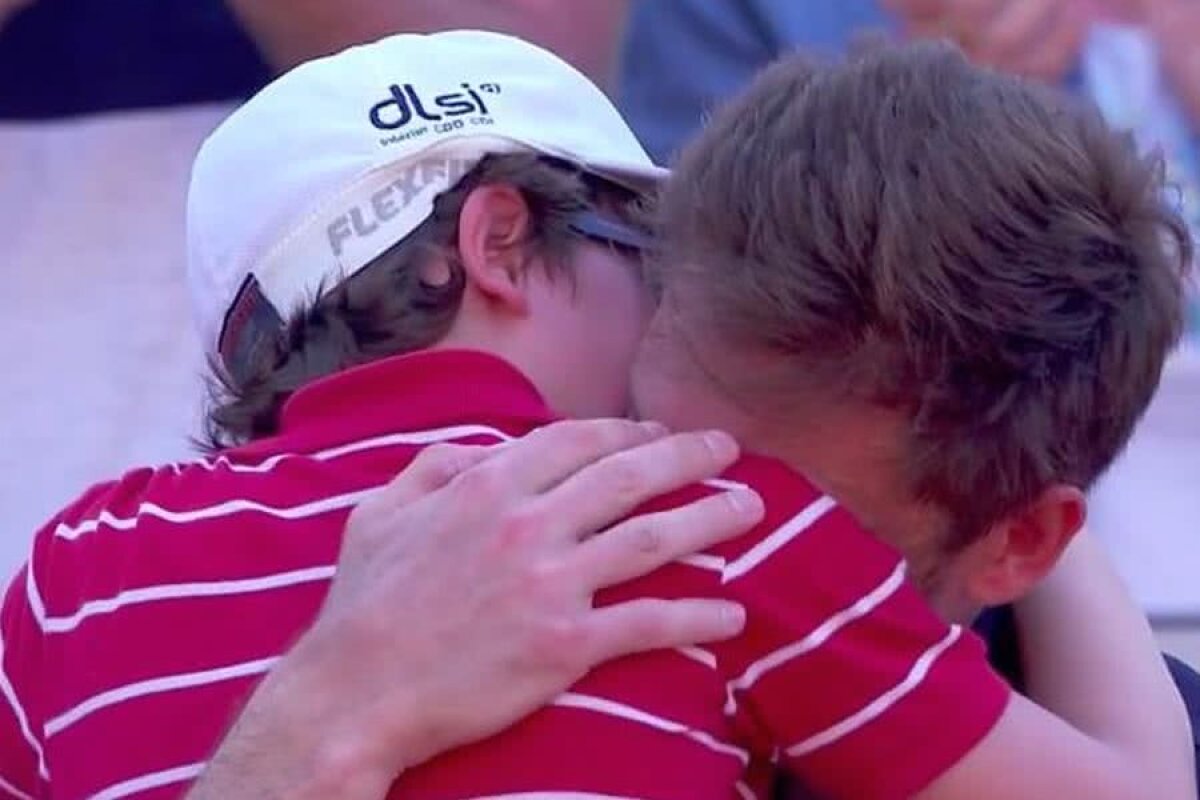 ROLAND GARROS 2019 // VIDEO + FOTO EMOȚIONANT Nicolas Mahut, despărțire în lacrimi după ultimul meci al carierei! Francezul și-a luat adio de la tenis în brațele copilului, iar adversarul a început să plângă!