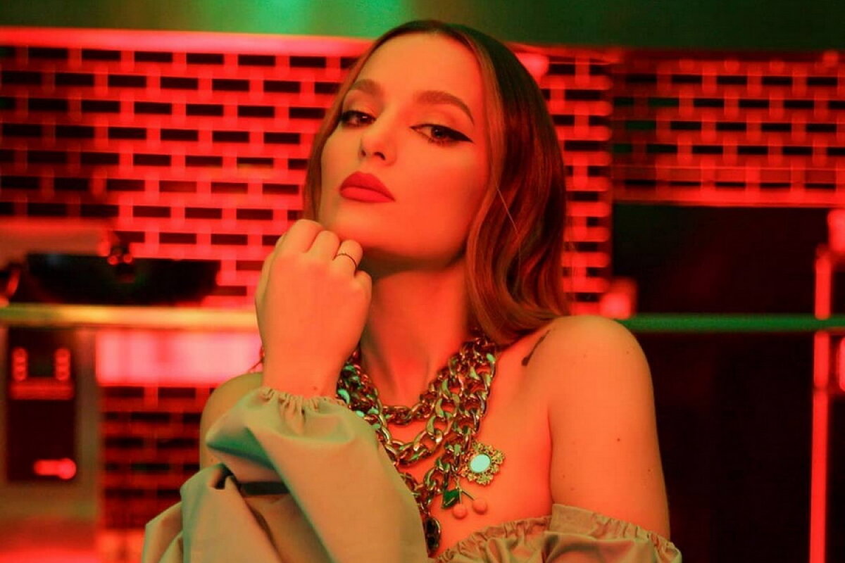 FOTO Minelli rupe topurile cu „Hola, yo me llamo Mariola” și dezvăluie: „Am o stare excelentă după ce fac sport”