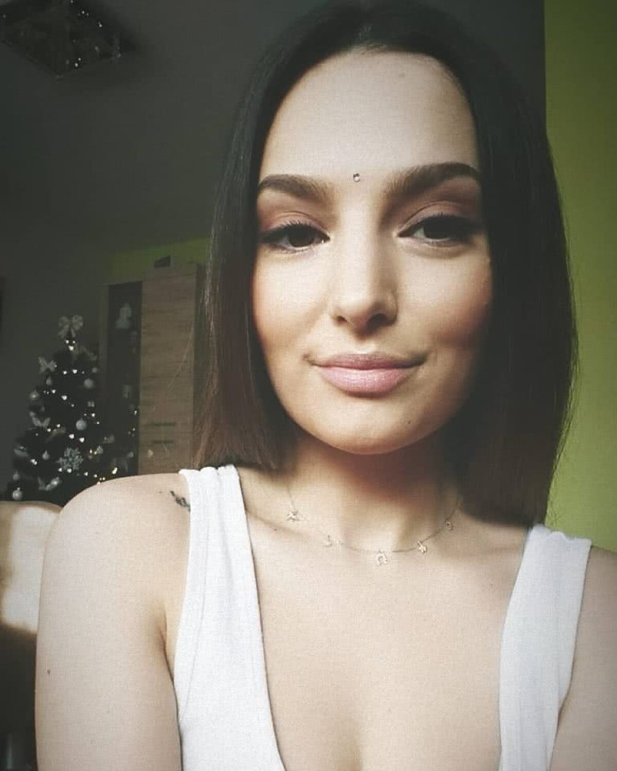 FOTO Minelli rupe topurile cu „Hola, yo me llamo Mariola” și dezvăluie: „Am o stare excelentă după ce fac sport”