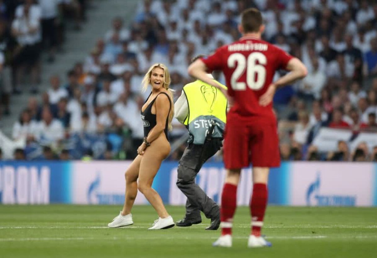 TOTTENHAM - LIVERPOOL 0-2 // GALERIE FOTO Interzis minorilor! Posturile TV nu au putut da imaginile cu blonda dezbrăcată care a întrerupt finala Ligii Campionilor