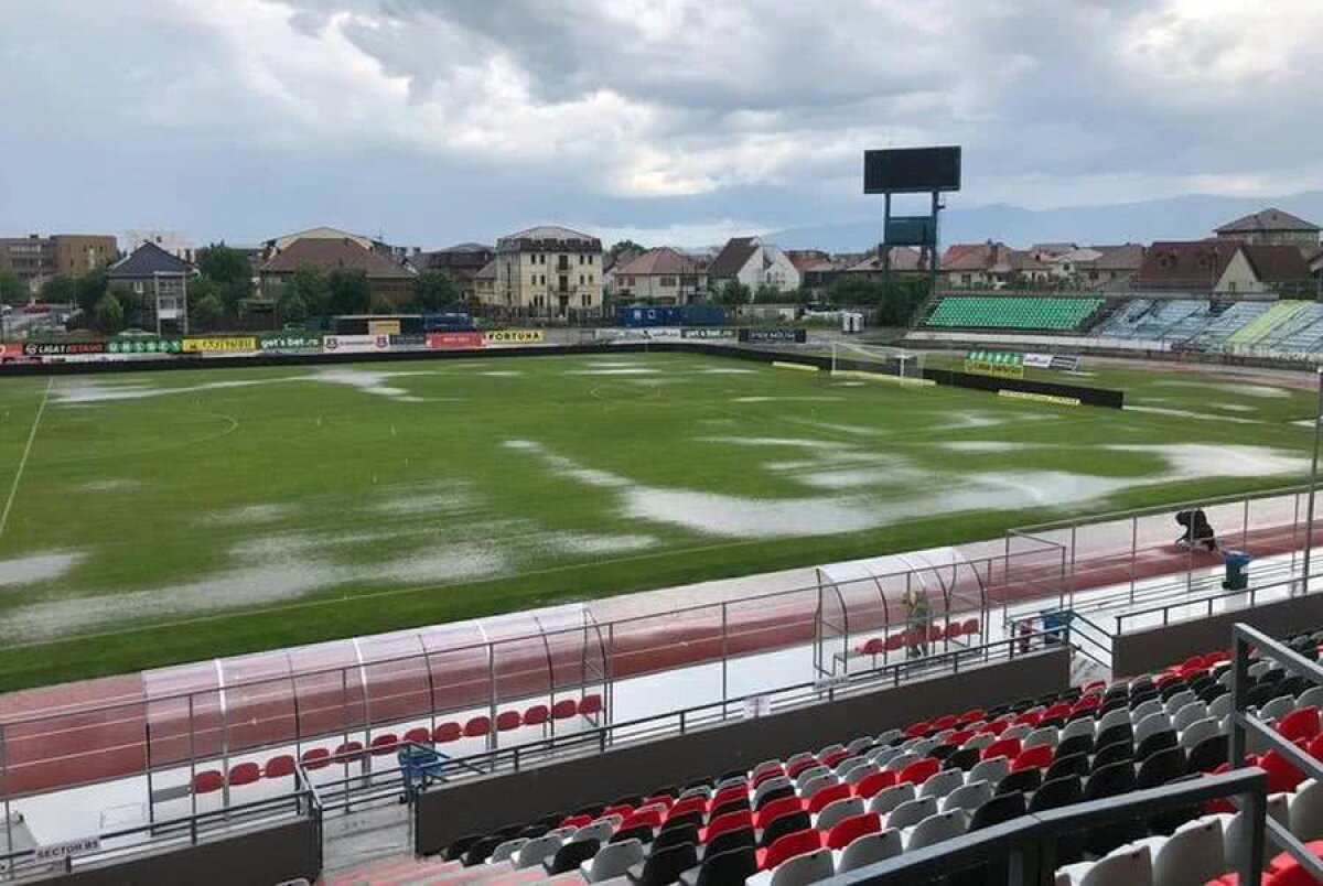 HERMANNSTADT - DUNĂREA CĂLĂRAȘI // Teren dezastruos la Sibiu! Meciul a început cu 35 de minute întârziere