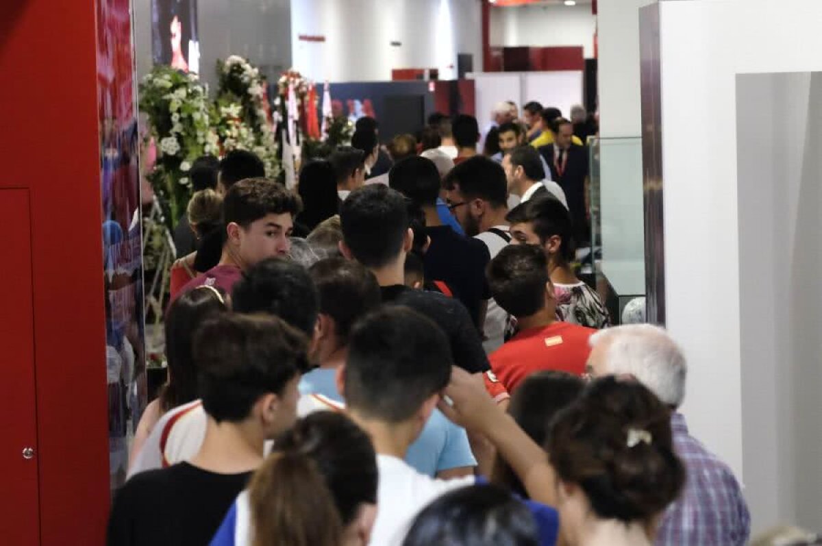 FOTO Gestul superb al lui Raul Rusescu pentru Jose Antonio Reyes » Fanii celor de la Sevilla au fost impresionați: „Asta spune multe despre el”