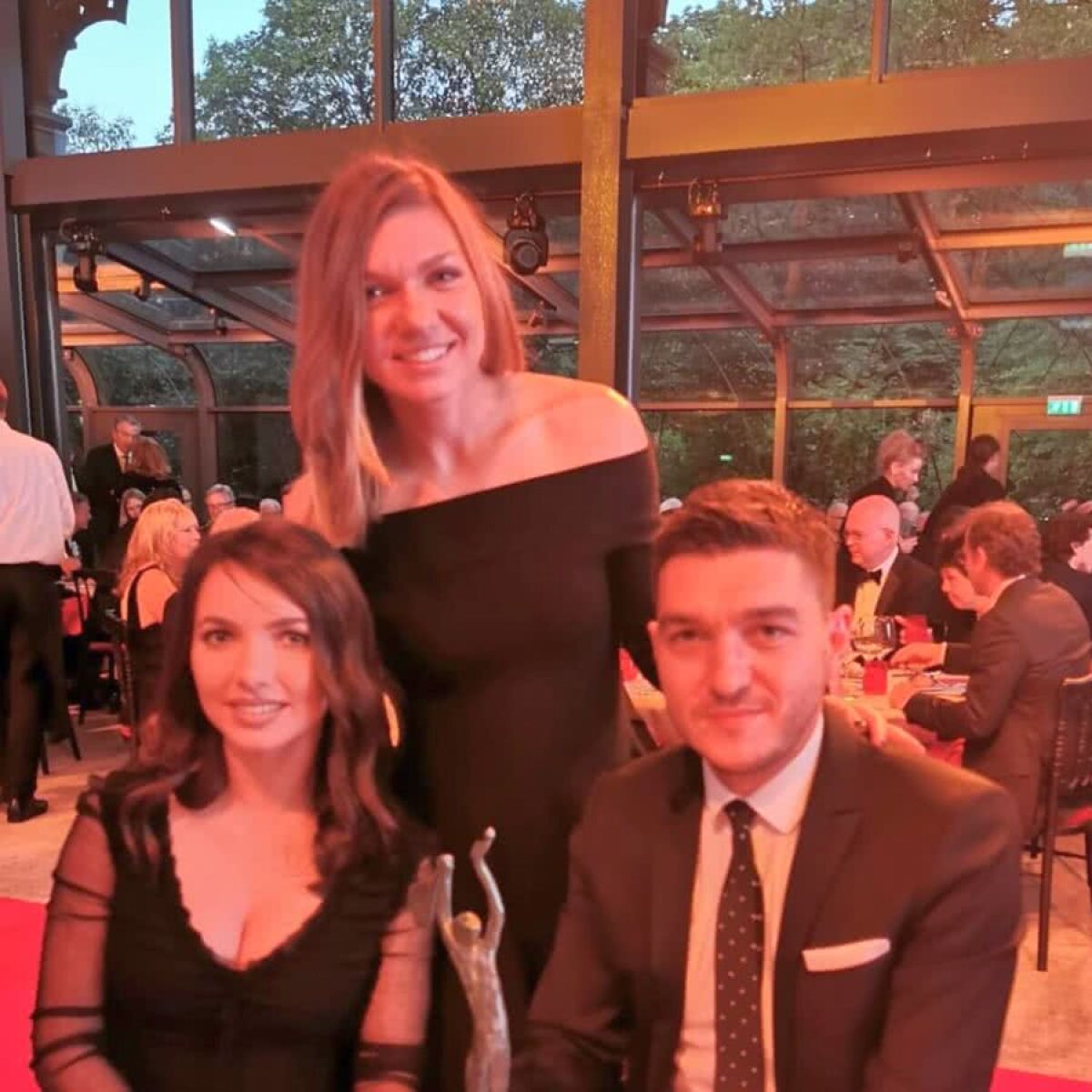 SIMONA HALEP - AMANDA ANISIMOVA // VIDEO + FOTO Simona Halep, premiată de Federația Internațională înainte de sferturile de la Roland Garros