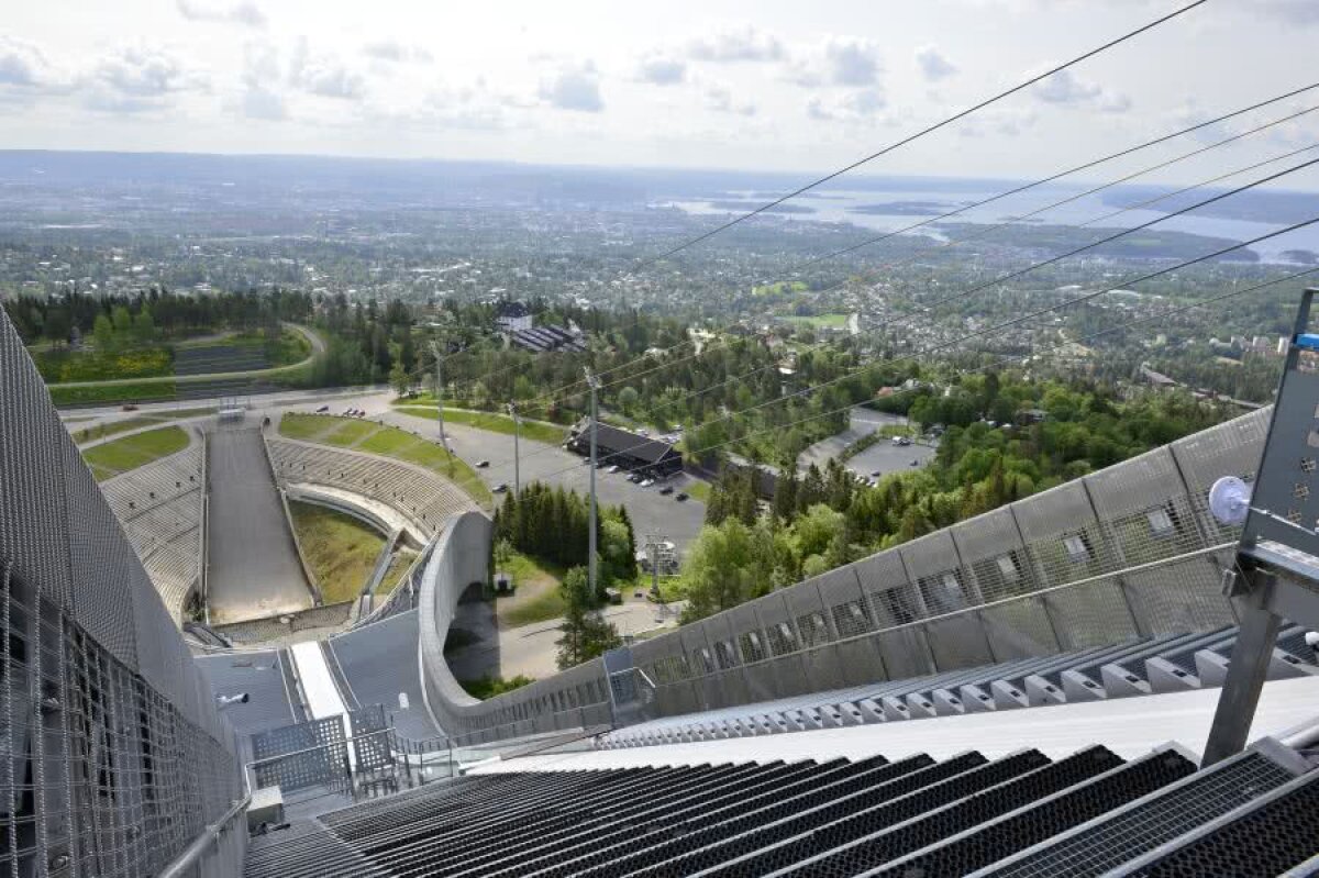 Corespondență GSP din Norvegia » VIDEO + FOTO Reportaj de la trambulina Holmenkollen, simbolul orașului Oslo: „Ne naștem cu schiurile în picioare”
