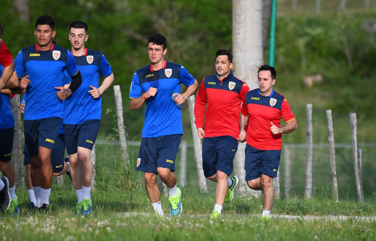 ROMÂNIA U21 // GALERIE FOTO + VIDEO Mirel Rădoi, primul antrenament al naționalei U21 în cantonamentul din Italia: „Ușor, să nu transpirați!” » Imagini în exclusivitate din Bagno di Romagna