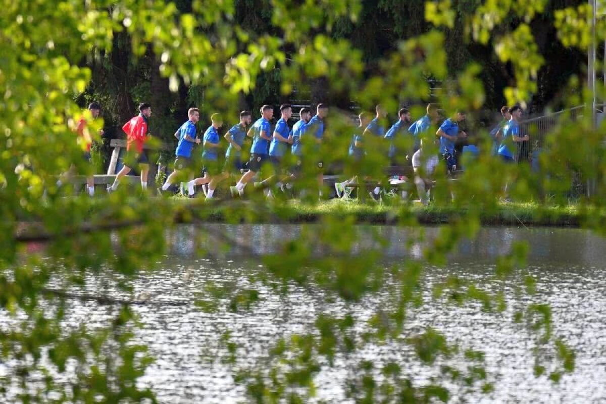 ROMÂNIA U21 // GALERIE FOTO + VIDEO Mirel Rădoi, primul antrenament al naționalei U21 în cantonamentul din Italia: „Ușor, să nu transpirați!” » Imagini în exclusivitate din Bagno di Romagna