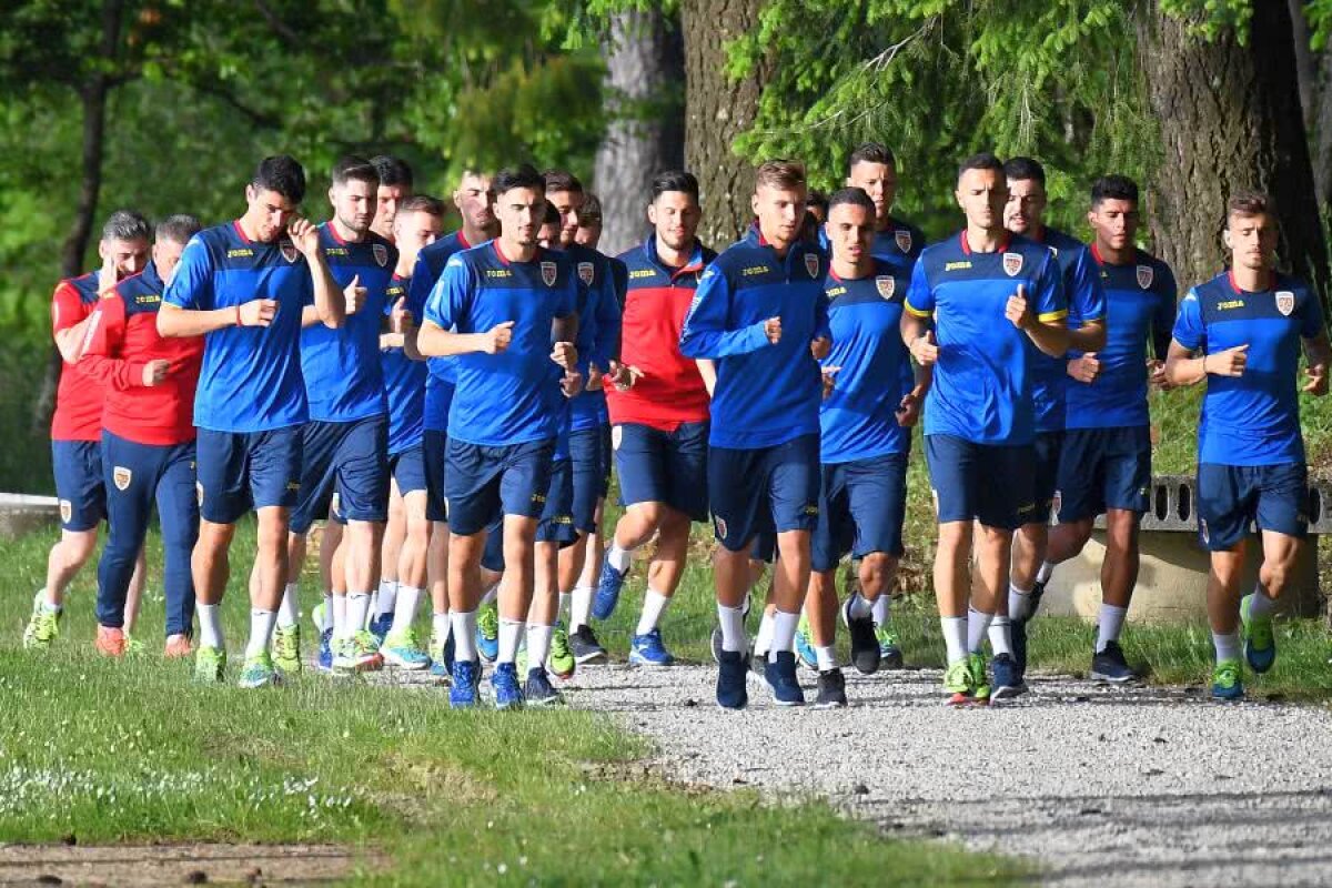 ROMÂNIA U21 // GALERIE FOTO + VIDEO Mirel Rădoi, primul antrenament al naționalei U21 în cantonamentul din Italia: „Ușor, să nu transpirați!” » Imagini în exclusivitate din Bagno di Romagna