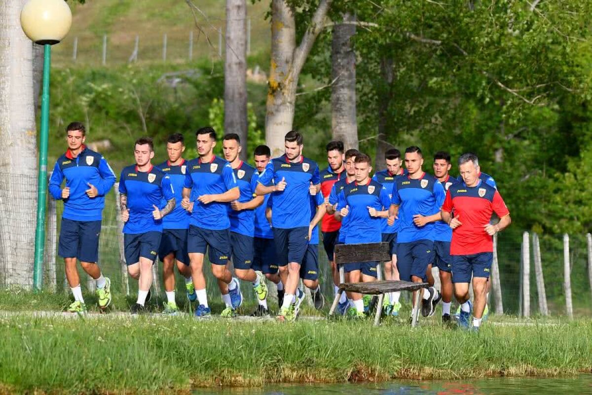 ROMÂNIA U21 // GALERIE FOTO + VIDEO Mirel Rădoi, primul antrenament al naționalei U21 în cantonamentul din Italia: „Ușor, să nu transpirați!” » Imagini în exclusivitate din Bagno di Romagna