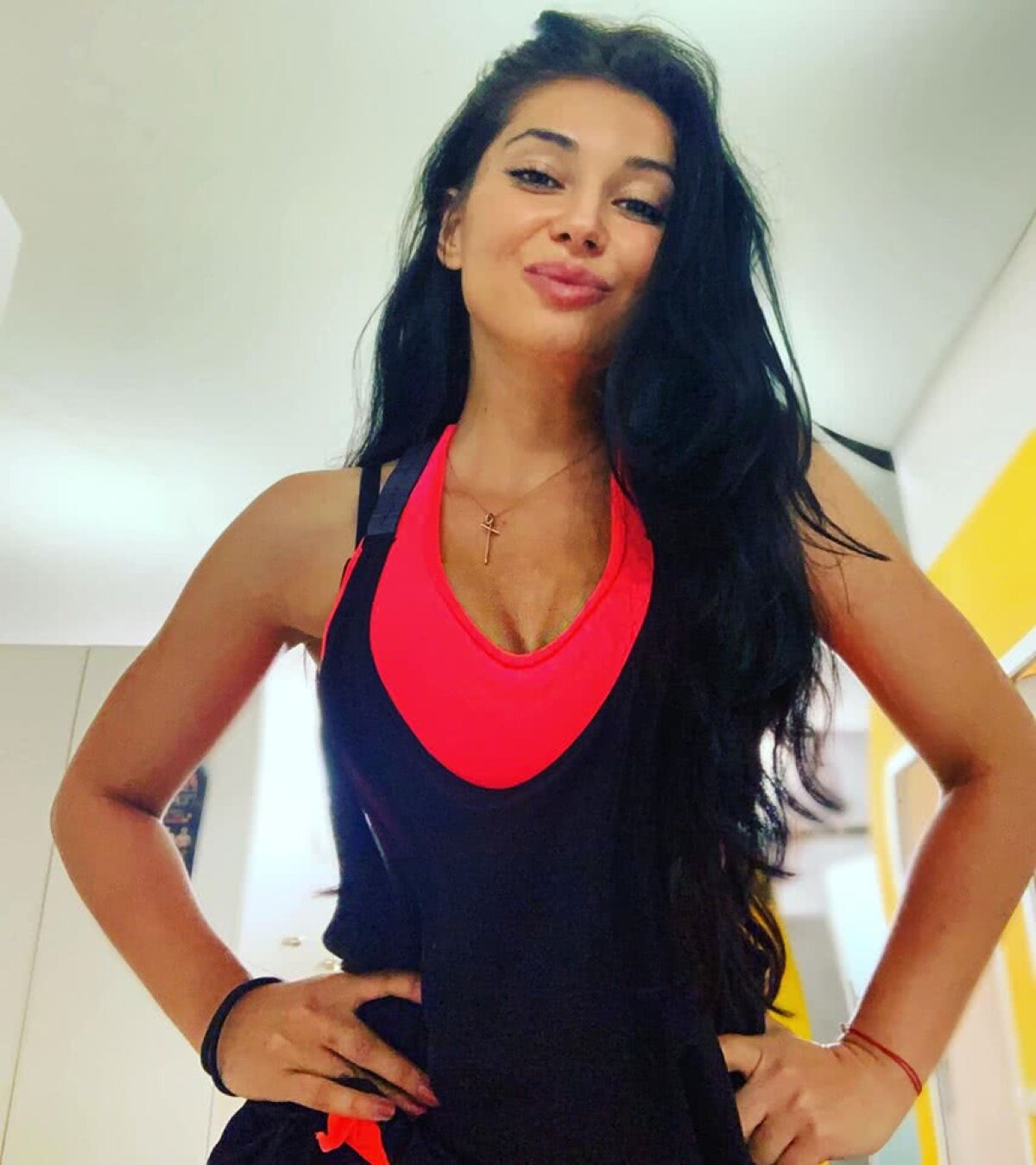 FOTO Seducătoarea Elena Ionescu, ex-Mandinga:  "Sportul mă încarcă mereu de energie pozitivă"