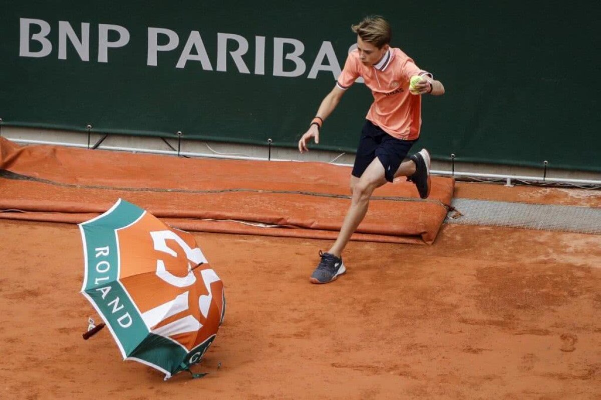 NOVAK DJOKOVIC - DOMINIC THIEM // Nole s-a enervat după eliminarea de la Roland Garros: „Unele dintre cele mai proaste condiții în care am jucat vreodată! Au zburat umbrelele pe teren”