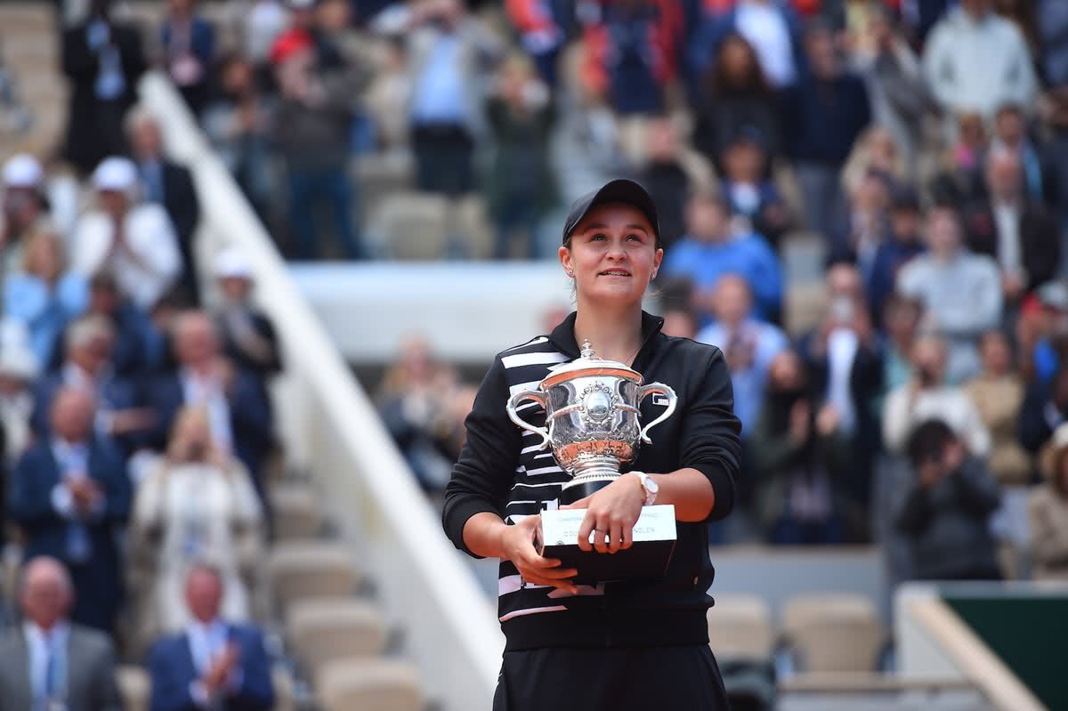 ASHLEIGH BARTY - MARKETA VONDROUSOVA 6-1, 6-3 // VIDEO+FOTO Triumful autenticității » Barty a câștigat finala de la Roland Garros, după ce a zdrobit-o pe Vondrousova