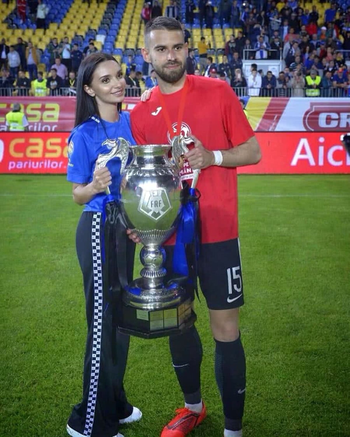 GALERIE FOTO Bogdan Țîru, vacanță cu iubita după ce a câștigat Cupa României! Marina face ravagii pe Instagram