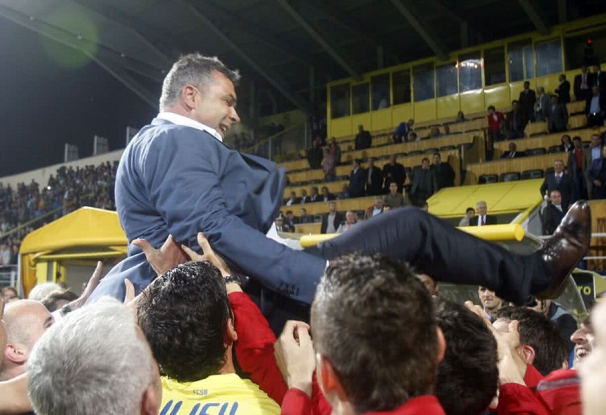 FOTO Cosmin Olăroiu împlinește astăzi 50 de ani » 4 motive pentru care fotbalul românesc are nevoie de revenirea sa