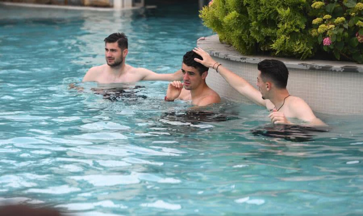 ROMÂNIA U21 // VIDEO+FOTO  „Tricolorii” au făcut ture în piscină » Rădoi: „Gata, v-a luat semnalul?” :D