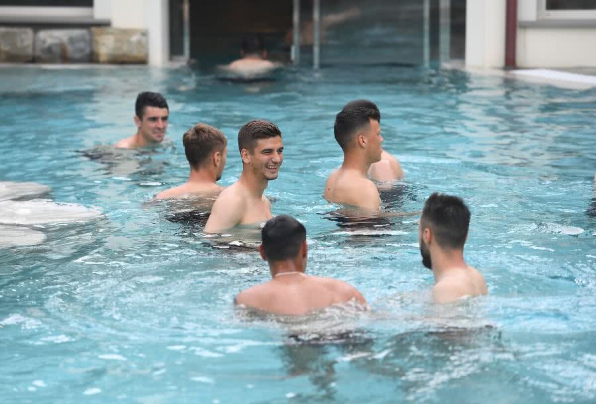 ROMÂNIA U21 // VIDEO+FOTO  „Tricolorii” au făcut ture în piscină » Rădoi: „Gata, v-a luat semnalul?” :D