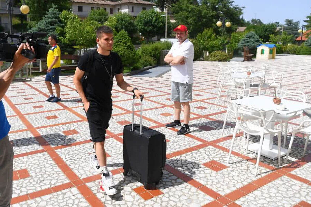ROMÂNIA U21 // VIDEO + FOTO Mirel Rădoi primește întăriri în Italia! Ianis Hagi, Ionuț Radu, Denis Man, Tudor Băluță, George Pușcaș și Ionuț Nedelcearu au ajuns astăzi în cantonament