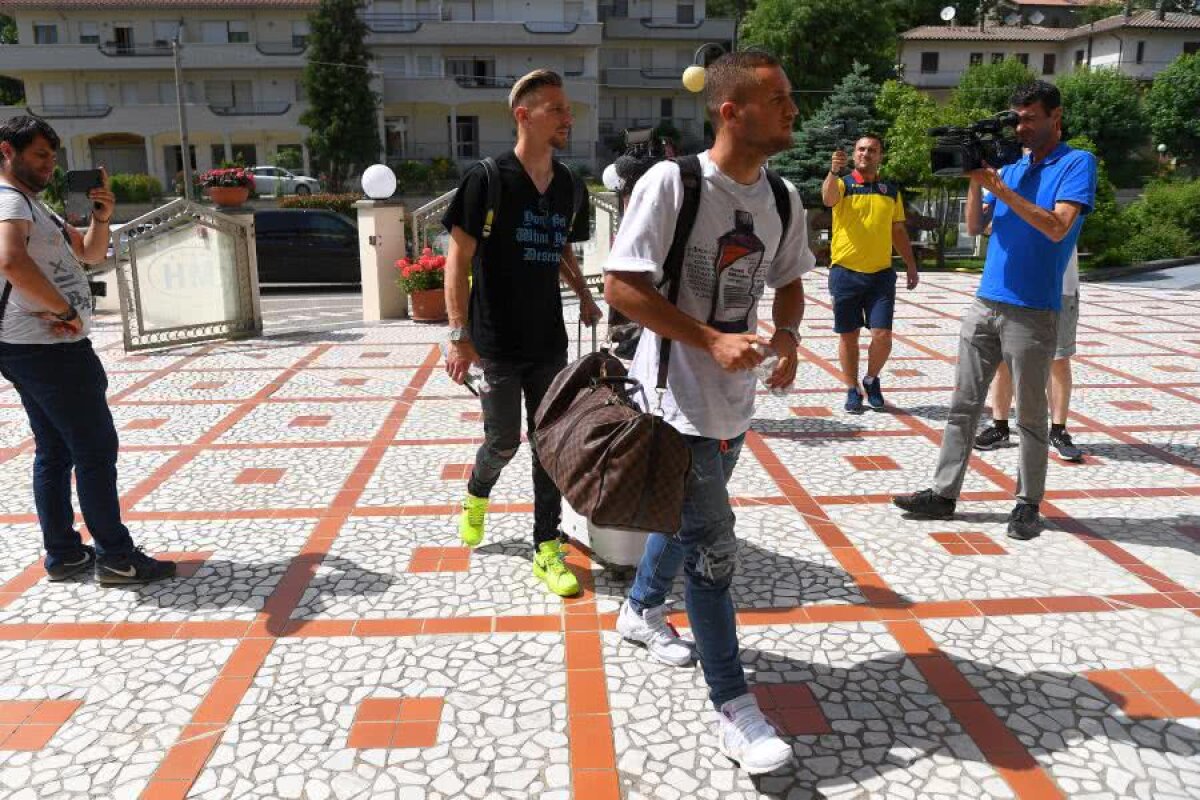 ROMÂNIA U21 // VIDEO + FOTO Mirel Rădoi primește întăriri în Italia! Ianis Hagi, Ionuț Radu, Denis Man, Tudor Băluță, George Pușcaș și Ionuț Nedelcearu au ajuns astăzi în cantonament