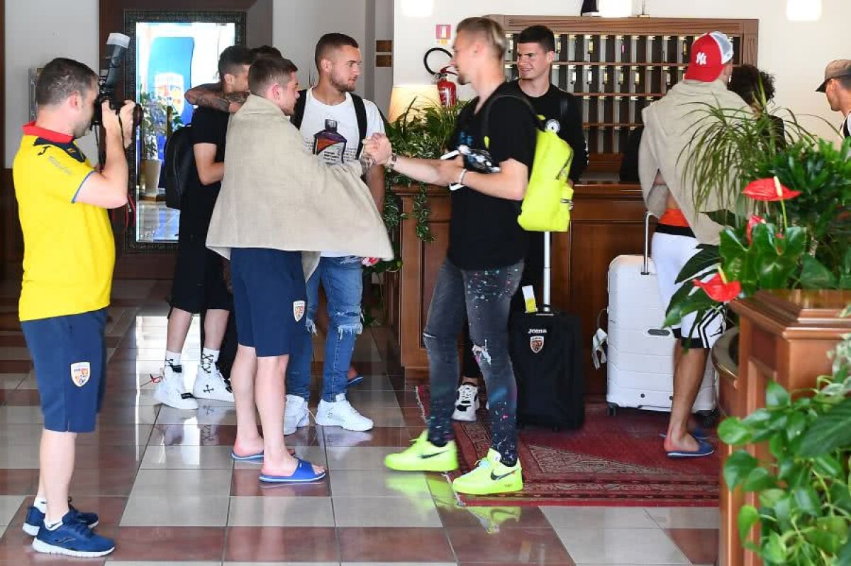 ROMÂNIA U21 // VIDEO + FOTO Mirel Rădoi primește întăriri în Italia! Ianis Hagi, Ionuț Radu, Denis Man, Tudor Băluță, George Pușcaș și Ionuț Nedelcearu au ajuns astăzi în cantonament