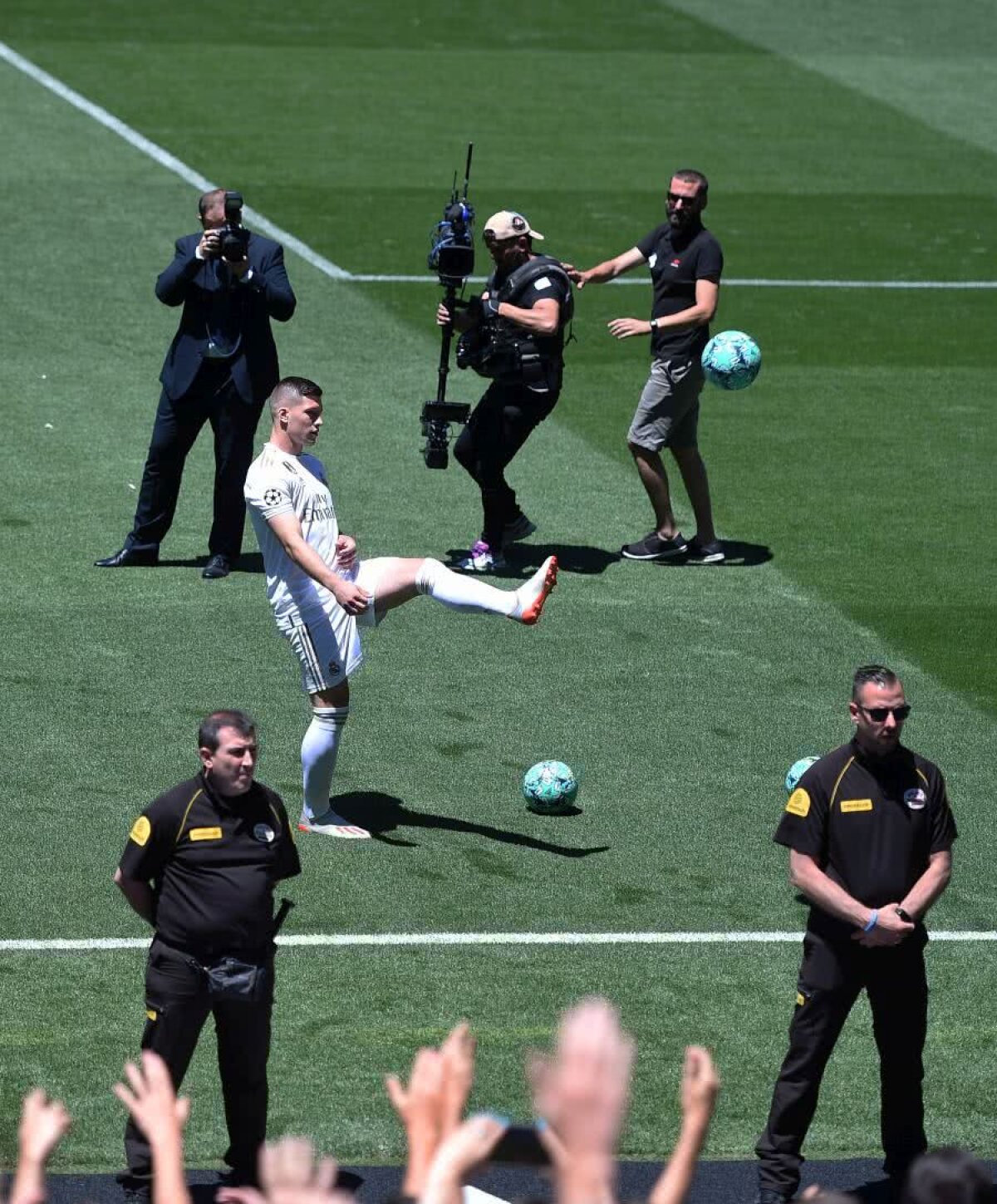 VIDEO + FOTO Luka Jovic a fost prezentat azi la Real Madrid: „Sunt  cel mai fericit! De mic eram fanul clubului”